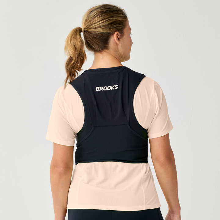 280547_001_MB_Unisex_Cascadia_Hydration_Vest.png