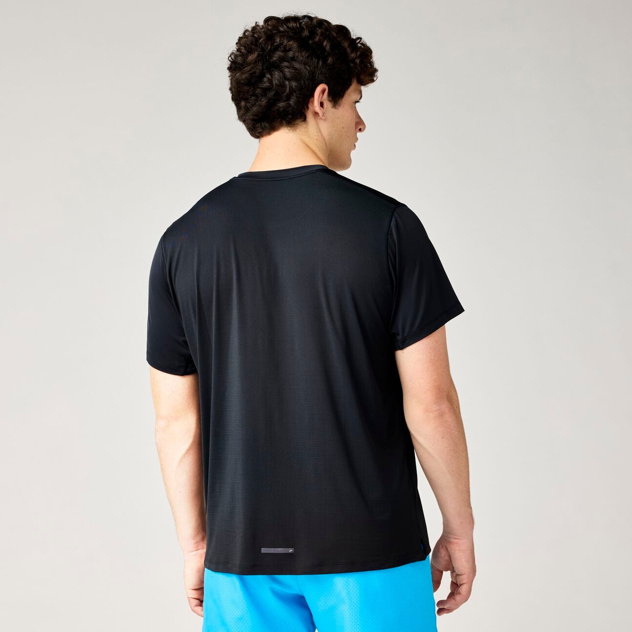 211610-001-mb-mens-dash-cooling-short-sleeve-running-tops.jpg