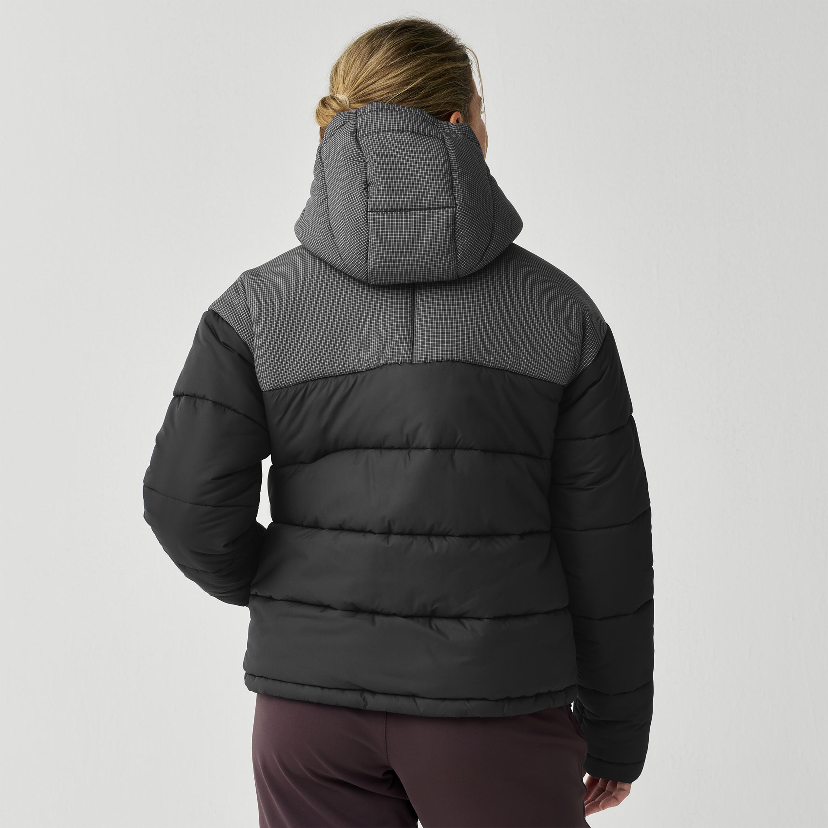 221804-001-mb-womens-shield-puffer-jacket-running-outerwear.jpg